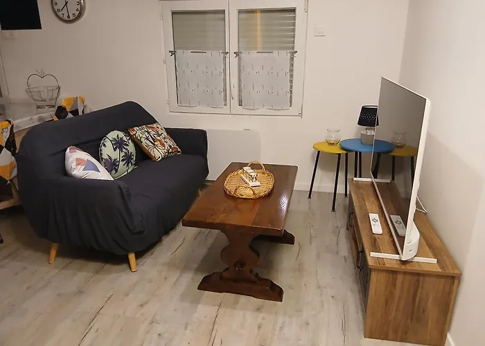 Apartment Petit Bien Val-de-Livenne